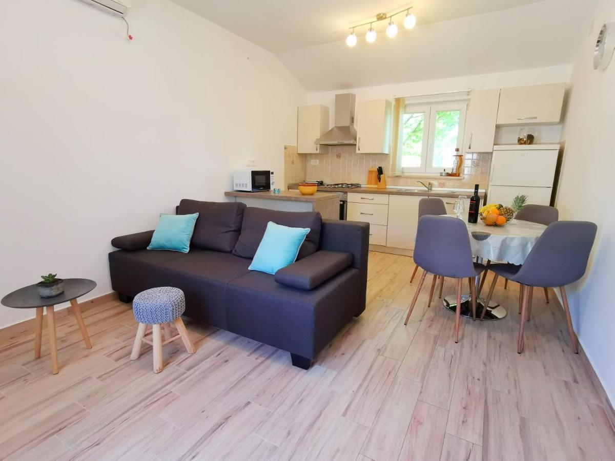 Holiday House Nela لابين المظهر الخارجي الصورة