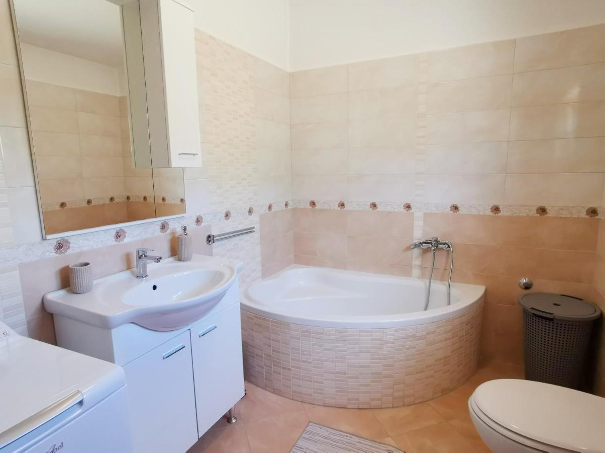 Holiday House Nela لابين المظهر الخارجي الصورة